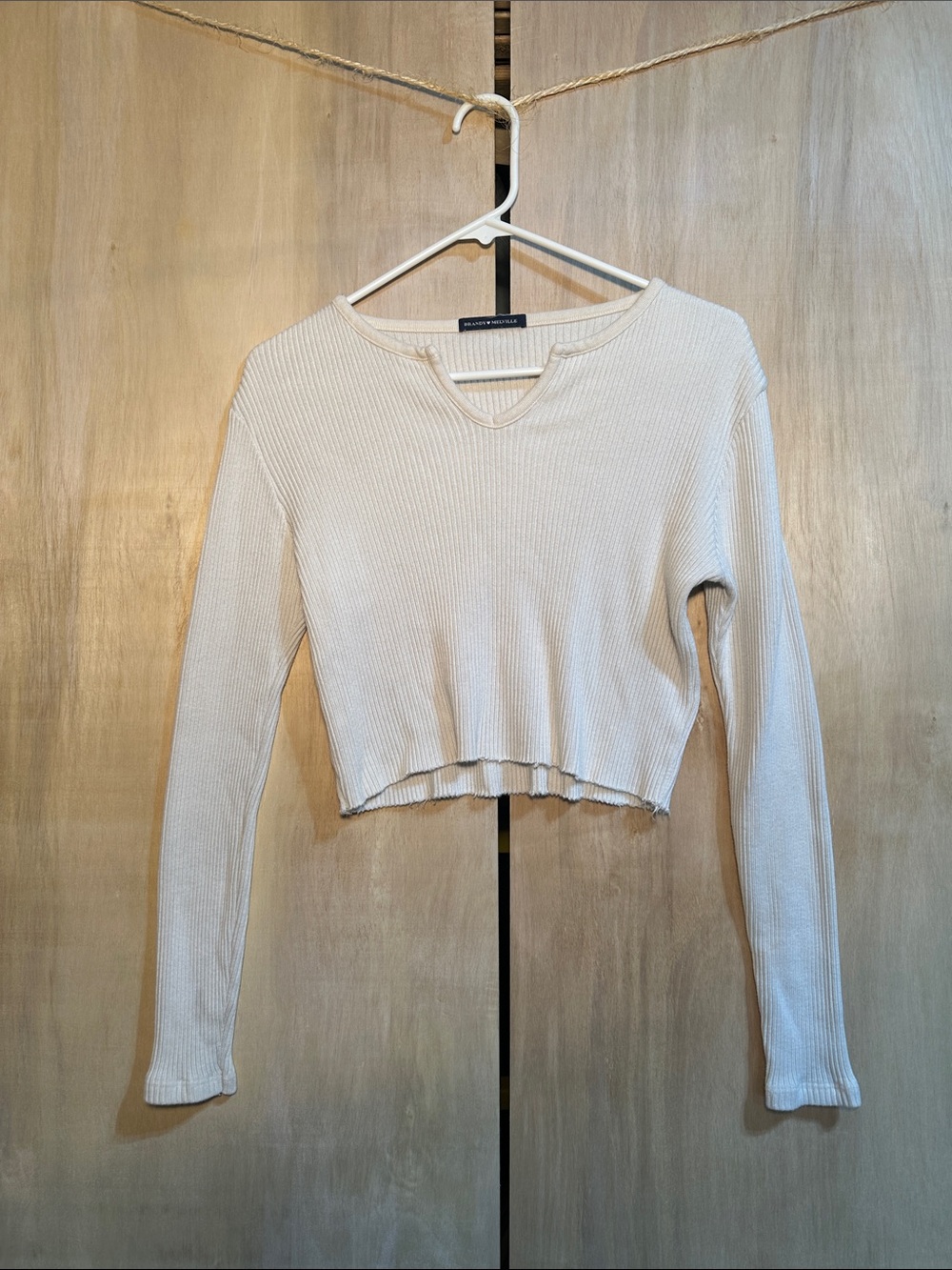 Brandy Melville White Ribbed Notch-Neck Crop Long Sleeve 0064